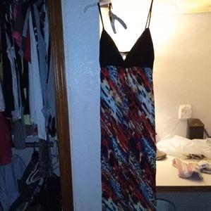 Beautiful summer dress size three to five I believe it is no boundaries